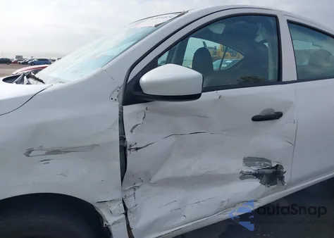 2017 Nissan Versa 1.6 S+ из США, поврежденный, VIN 3N1CN7APXHL826049